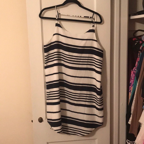 BB Dakota Dresses & Skirts - BB Dakota White and Blue stripe dress - size L EUC